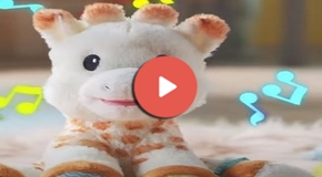 Vdeo Momentos en familia con Sophie la girafe Touch&Music