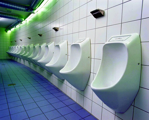 Foto de "Urinarios ecolgicos de PC con publicidad"