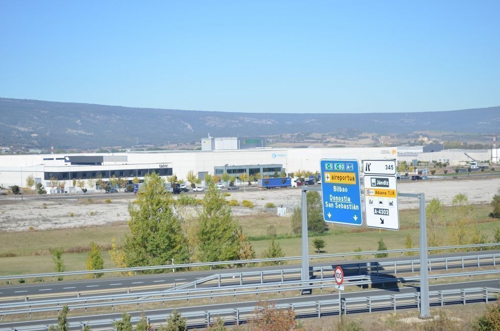 Fotografa de Parcelas pequeas industriales frente a la A-1 Jundiz (Sector 21)