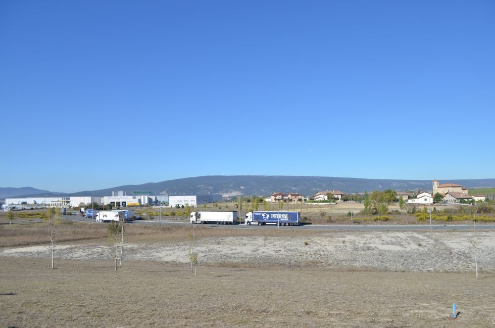 Fotografa de Parcelas pequeas industriales frente a la A-1 Jundiz (Sector 21)